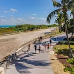 Super Beach Deal, Apt W/2 Queen Beds On Ocean Dr
